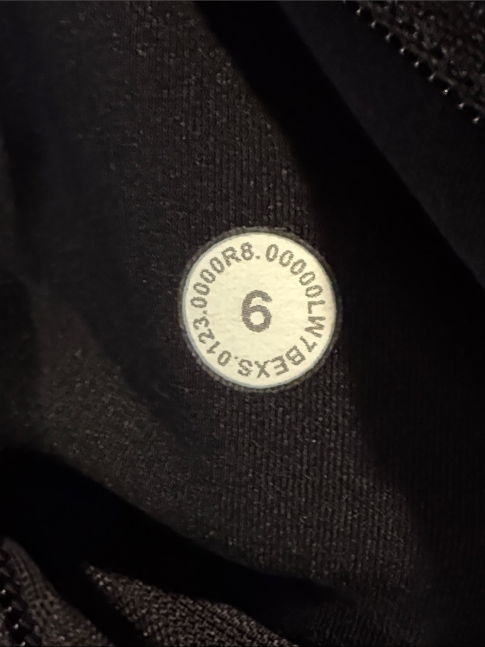 Lululemon Athletica  Speed Up Shorts with 2 1/2” inseam, size 6 in black - Picture 10 of 10